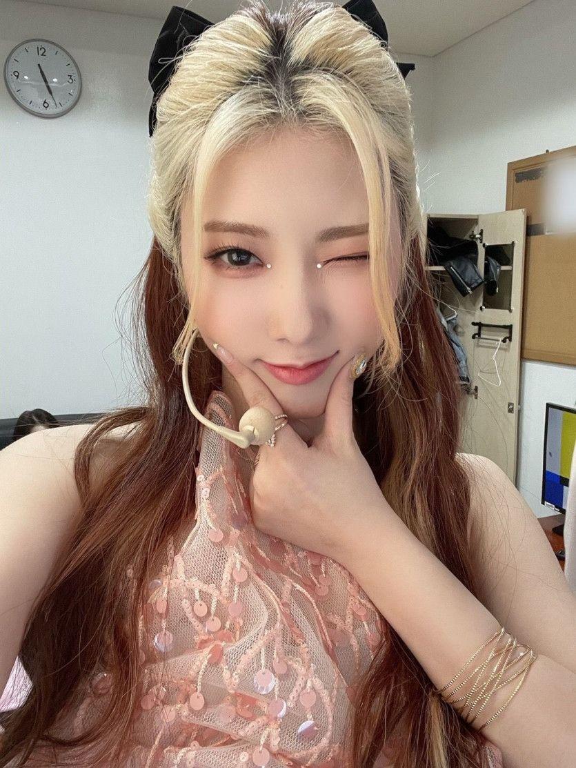 PURPLE K!SS CHAEIN1