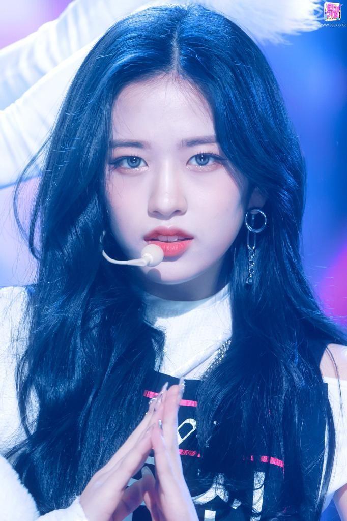 IVE YUJIN1