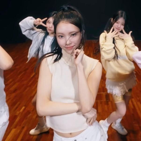 ILLIT 윤아2