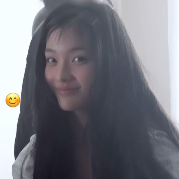 ILLIT 이로하1
