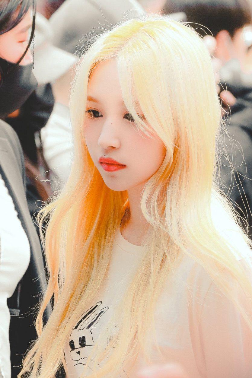 TWICE MINA1