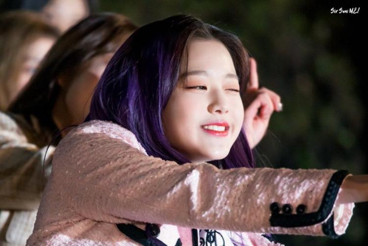 아이즈원 영, 190330 홍대4