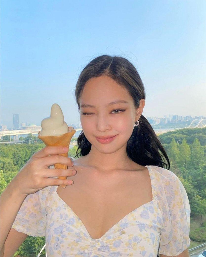 BLACKPINK JENNIE1