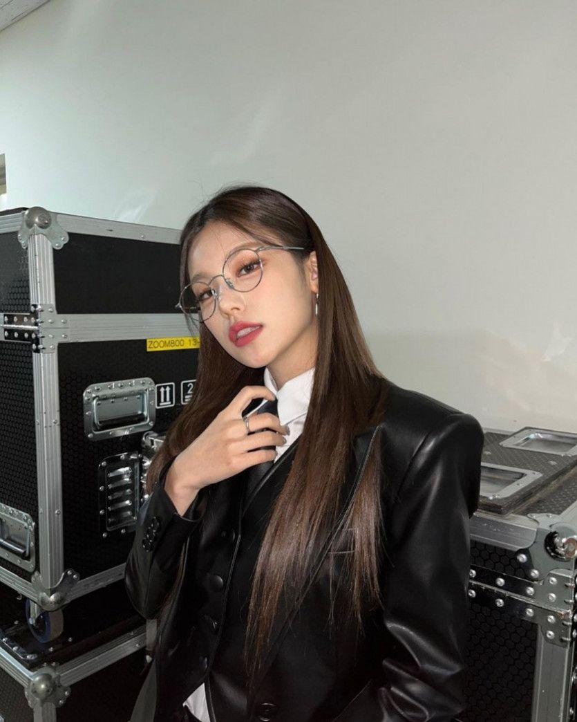 예지 인스타_안경0