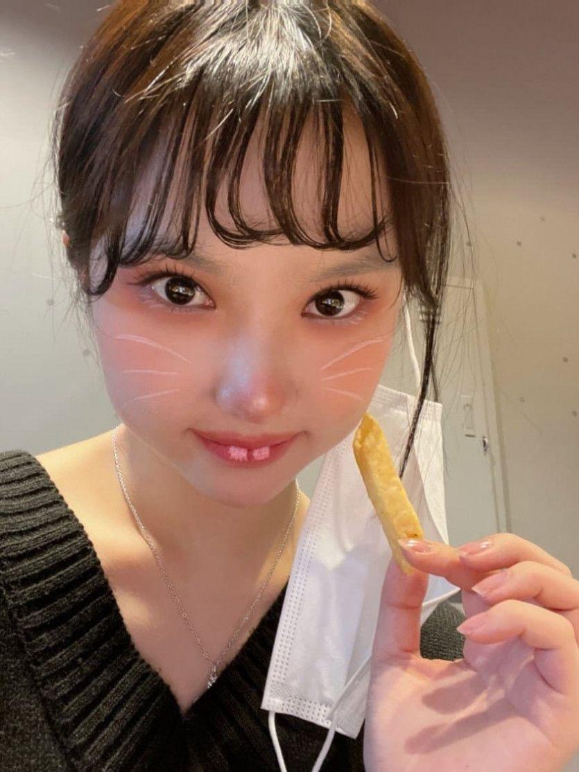 할로윈 은하, 신비, 엄지1
