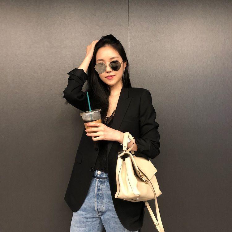손나은1