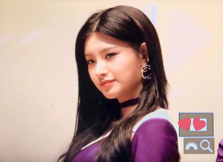 EVERGLOW 왕이런1