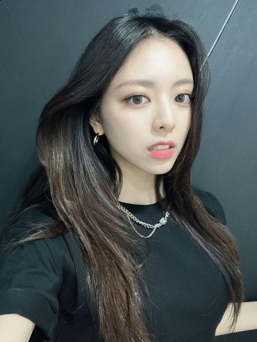 ITZY Yuna0