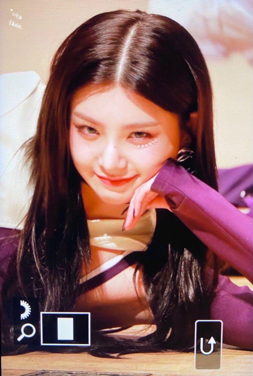 EVERGLOW 왕이런1