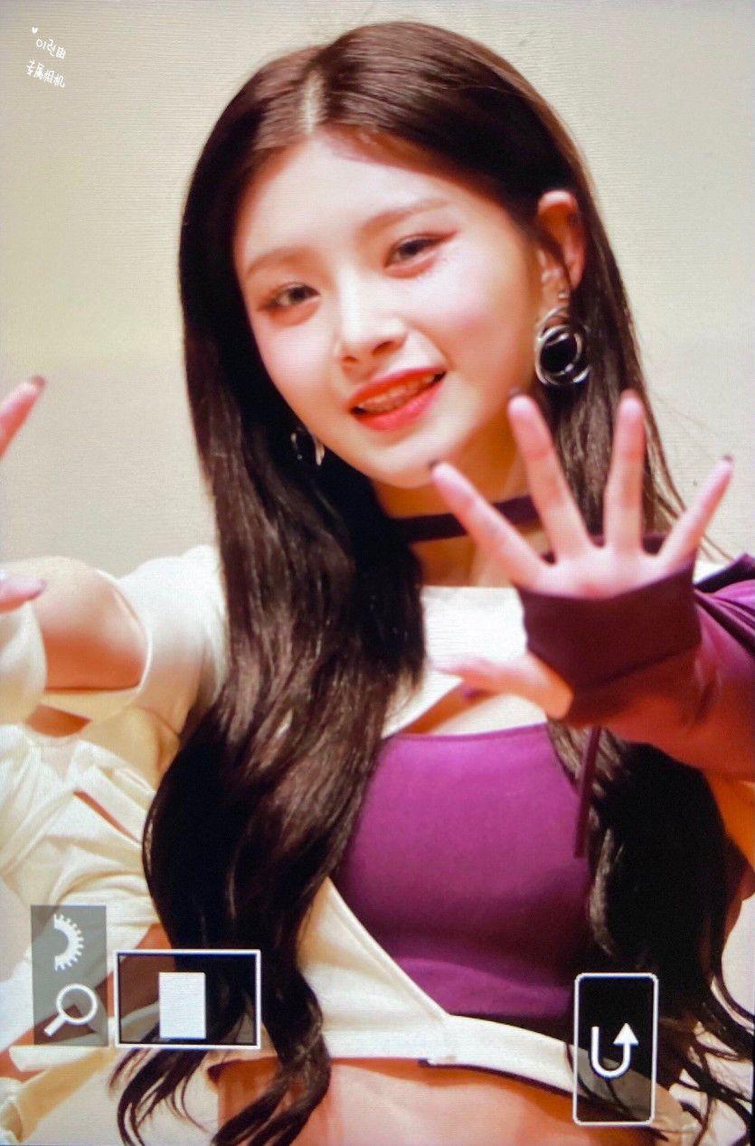 EVERGLOW 왕이런2