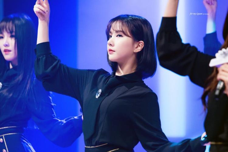 여자친구 은하.jpg1