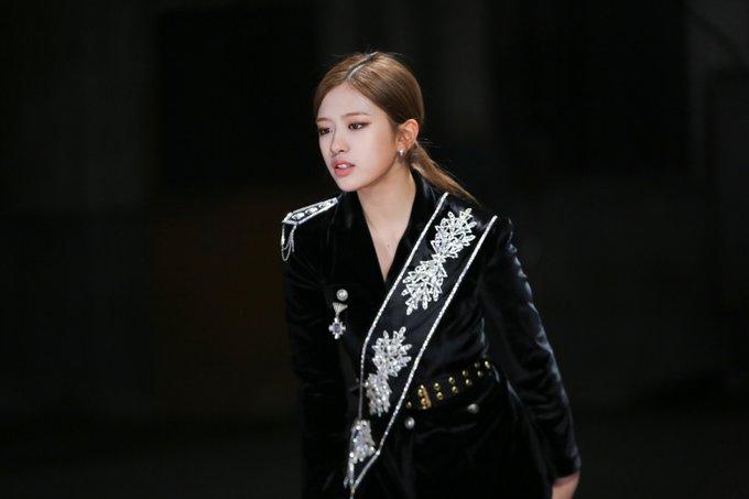 IVE YUJIN0