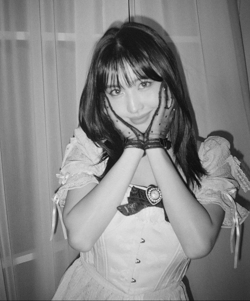 TWICE MOMO1