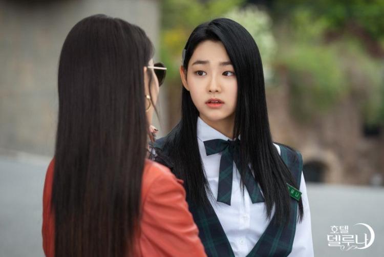 아이유 강미나 이준기 (호텔 델루나/고/6p)1
