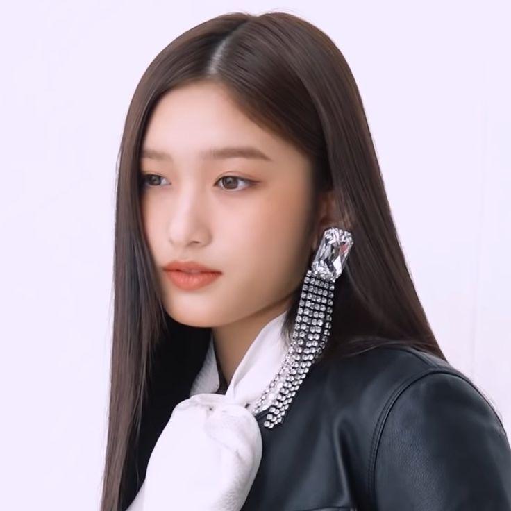 IVE LEESEO1