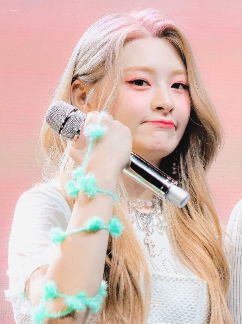 STAYC SIEUN0