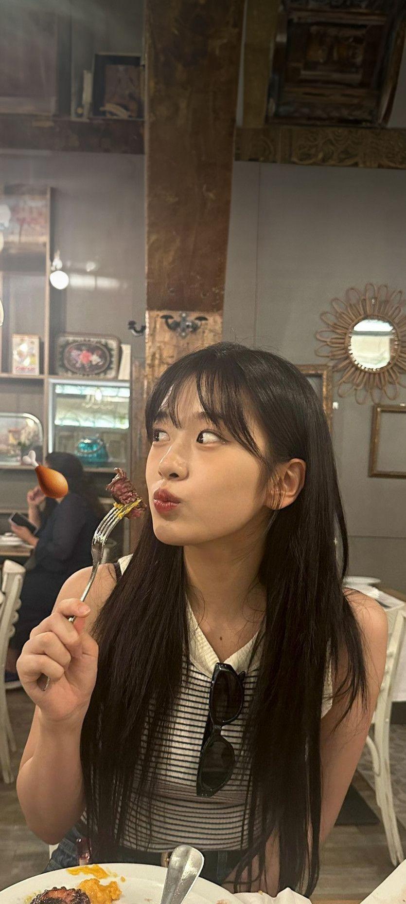 안유진2