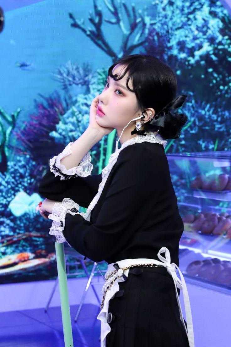 뮤비 속 웨이트리스 비비지 은하0