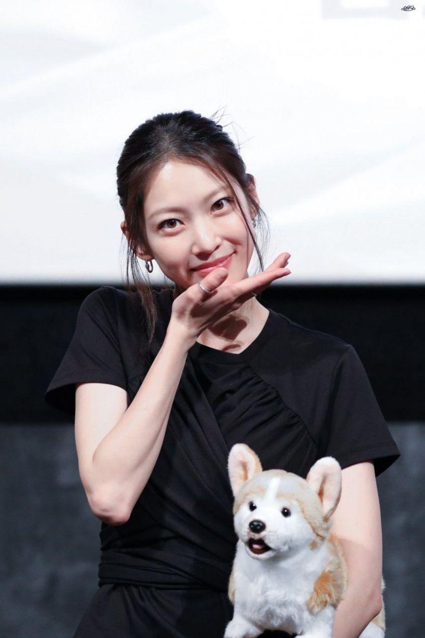 공승연 핸섬가이즈 무대인사2