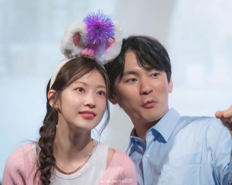 공승연 핸섬가이즈 무대인사5