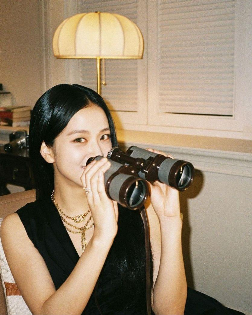 지수 인스타_블랙 원피스4