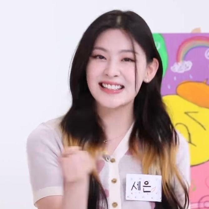 STAYC Seeun1