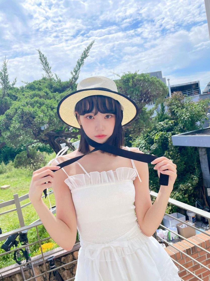 LE SSERAFIM CHAEWON1