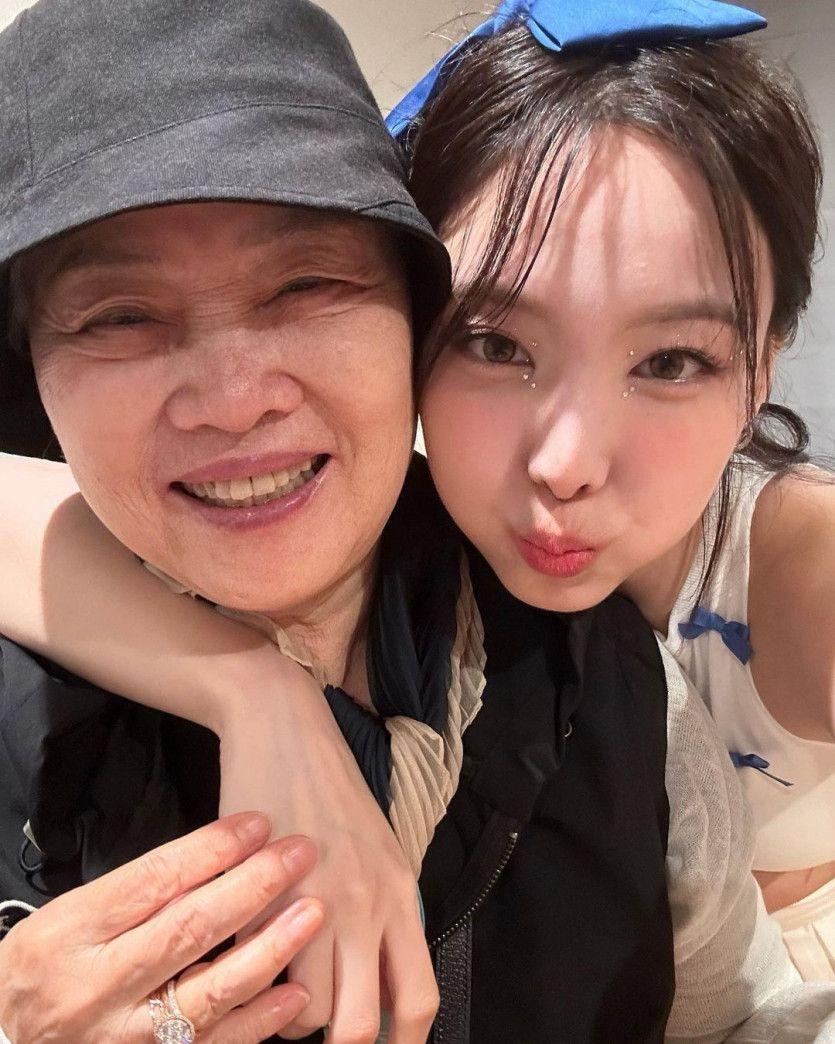 TWICE Nayeon0