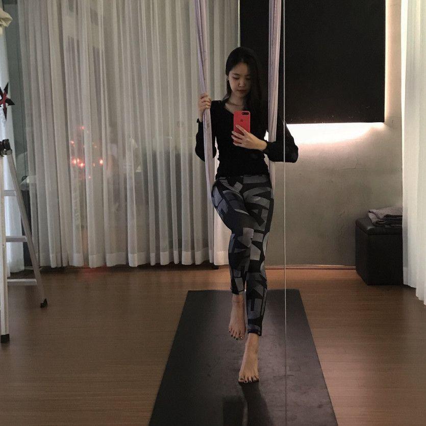 손나은 플라잉요가0