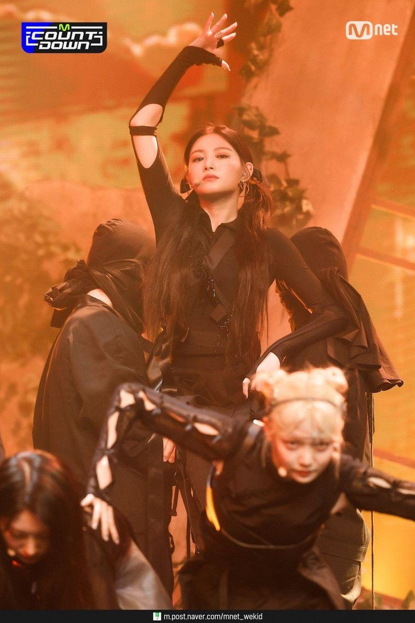 EVERGLOW 왕이런1