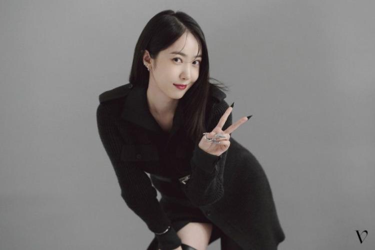 신비 데이즈드 화보 비하인드 컷2