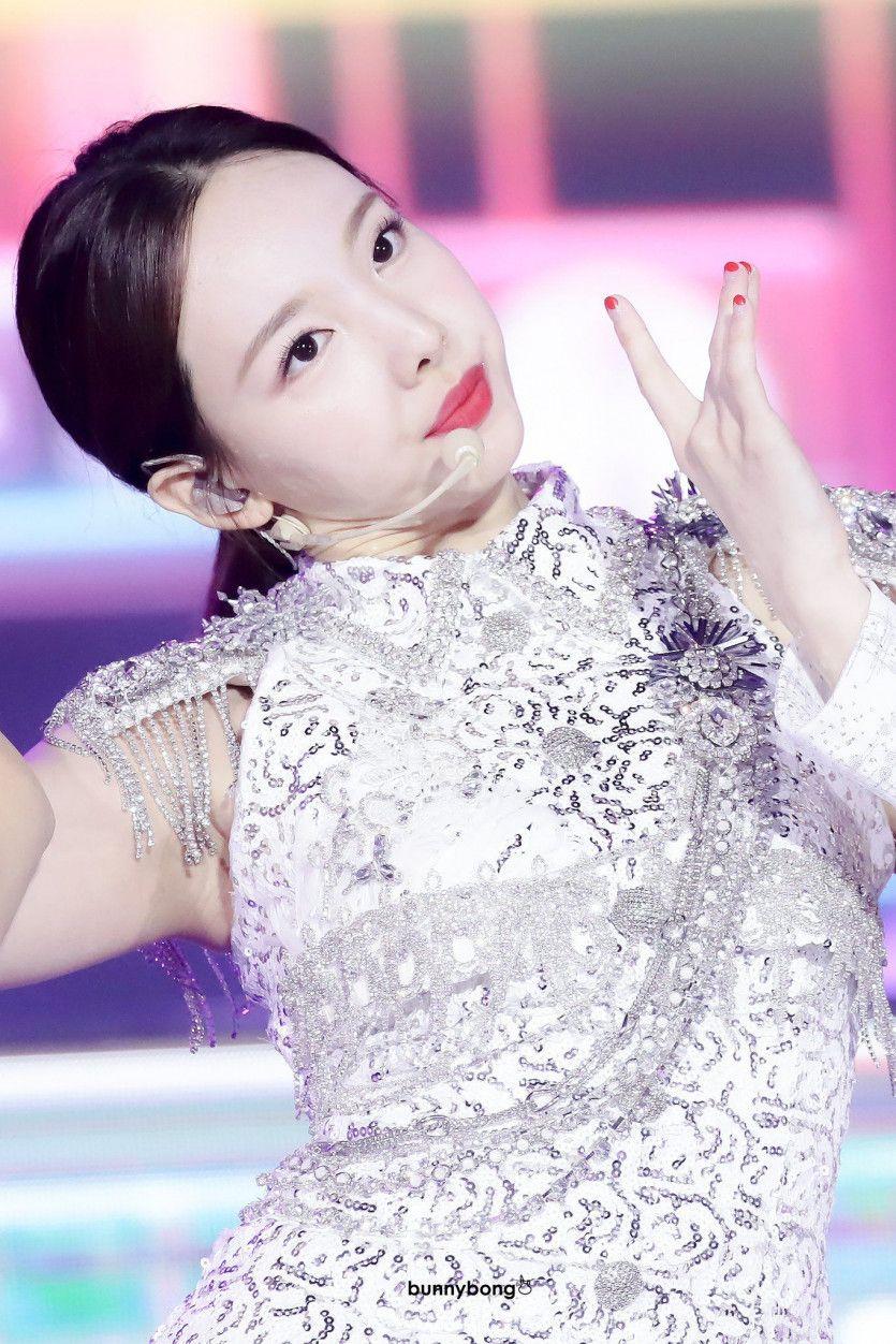 TWICE NAYEON1