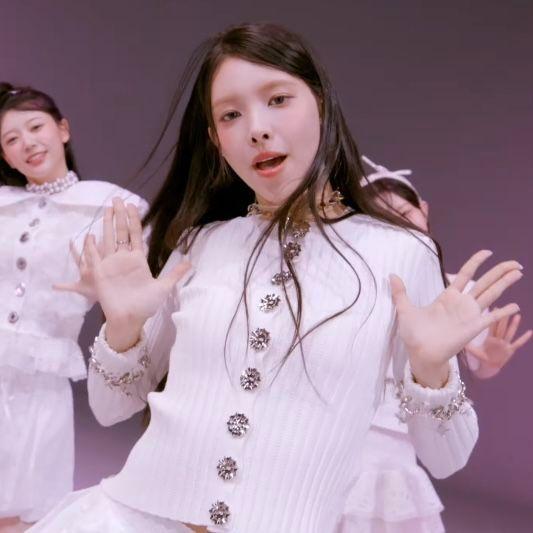 NMIXX jiwoo0