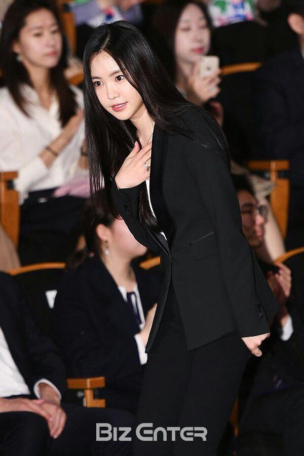 손나은2