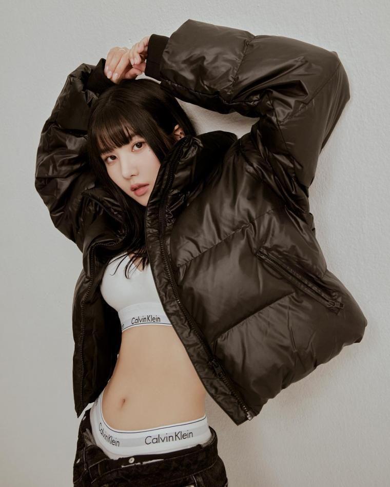 권은비 캘빈클라인0