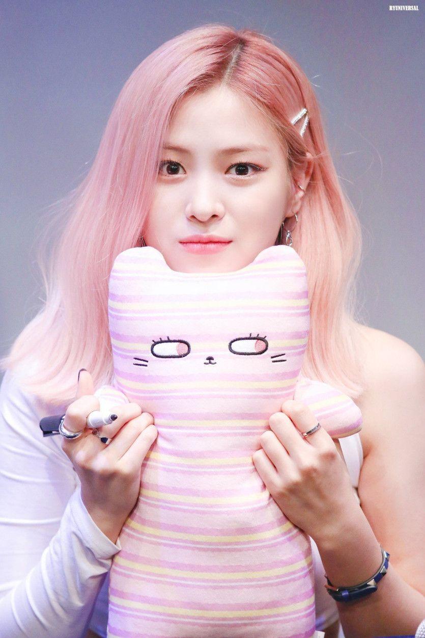ITZY 류진1