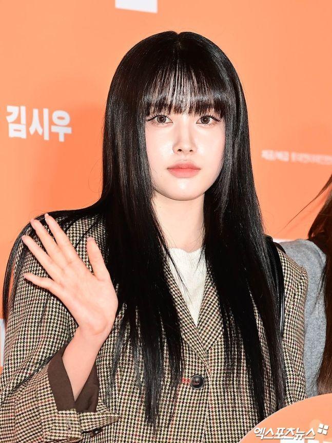 스테이씨 윤0
