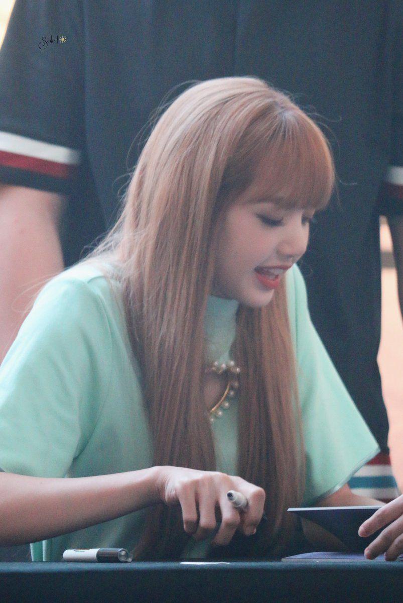 블랙핑크 리사5