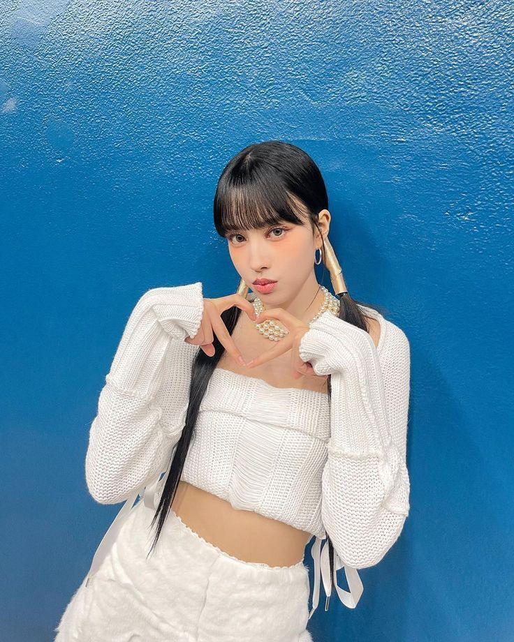 STAYC 윤0