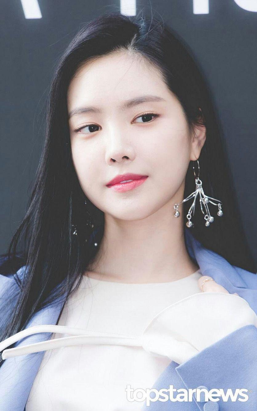 손나은3