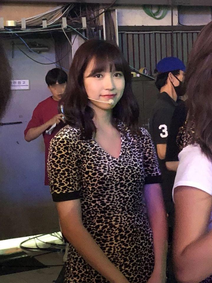 So Hot 무대 대기하는 미나1