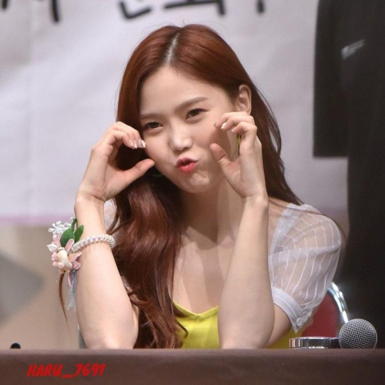 OH MY GIRL 효정1