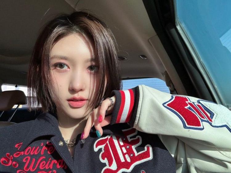 LE SSERAFIM 채원1