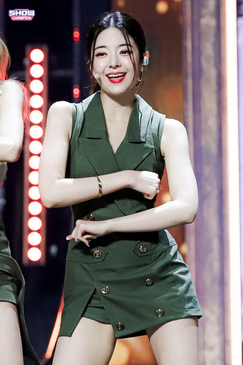제복 있지 쇼챔 직찍3