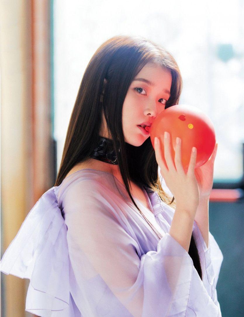 아이유 화보 B컷4
