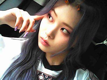 PURPLE KISS swan1