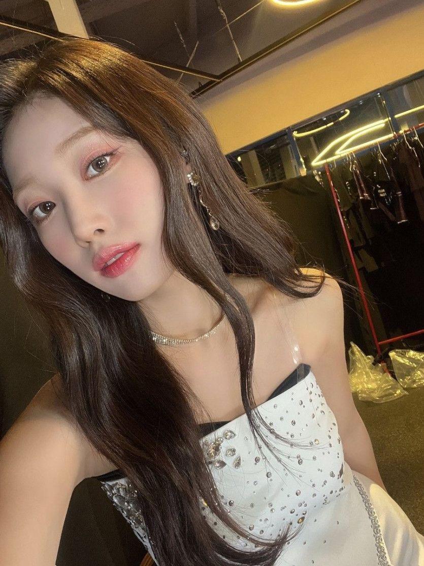 EVERGLOW SIHYEON1