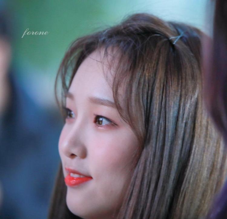 아이즈원 최예나 히토미, 190402~32