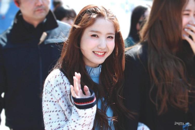 아이즈원 최예나 히토미, 190402~35