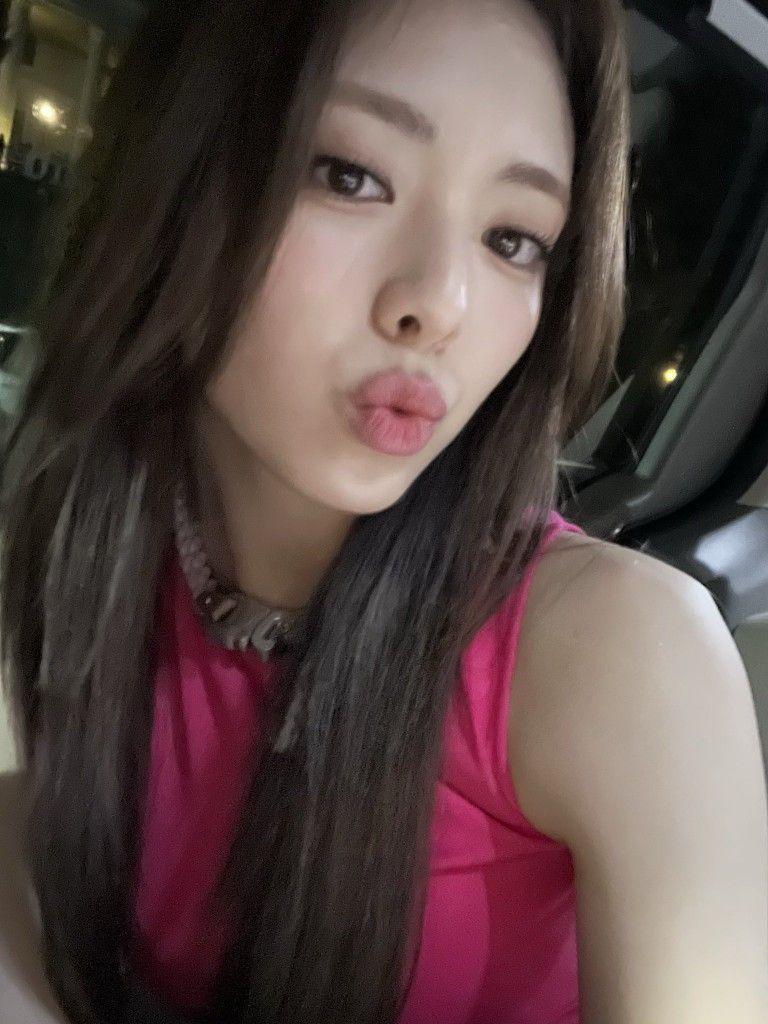 ITZY YUNA1